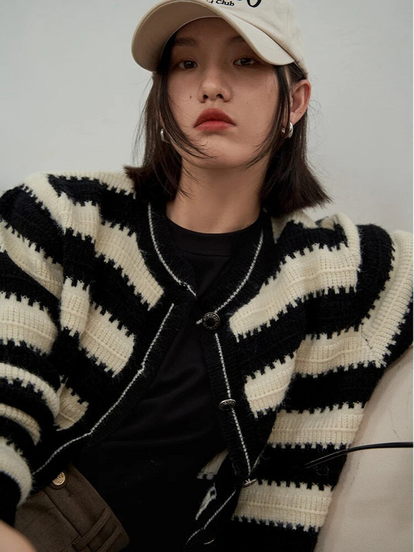 CHEERART Prugasti pulover Skraćeni kardigan Pleteni kardigan dugih rukava Jesen Zimska odjeća Ženska moda 2022.