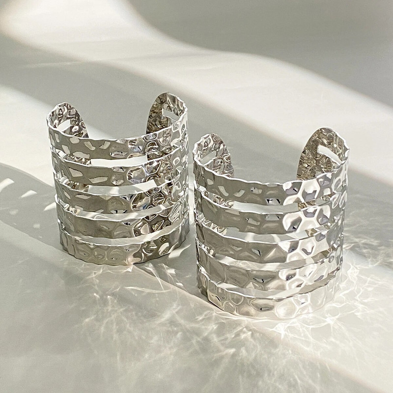 Lacteo 2 kom/set Trendy zlatne manžetne narukvice za žene Šuplje geometrijske narukvice Teški metalni nakit Modni dodaci Pokloni