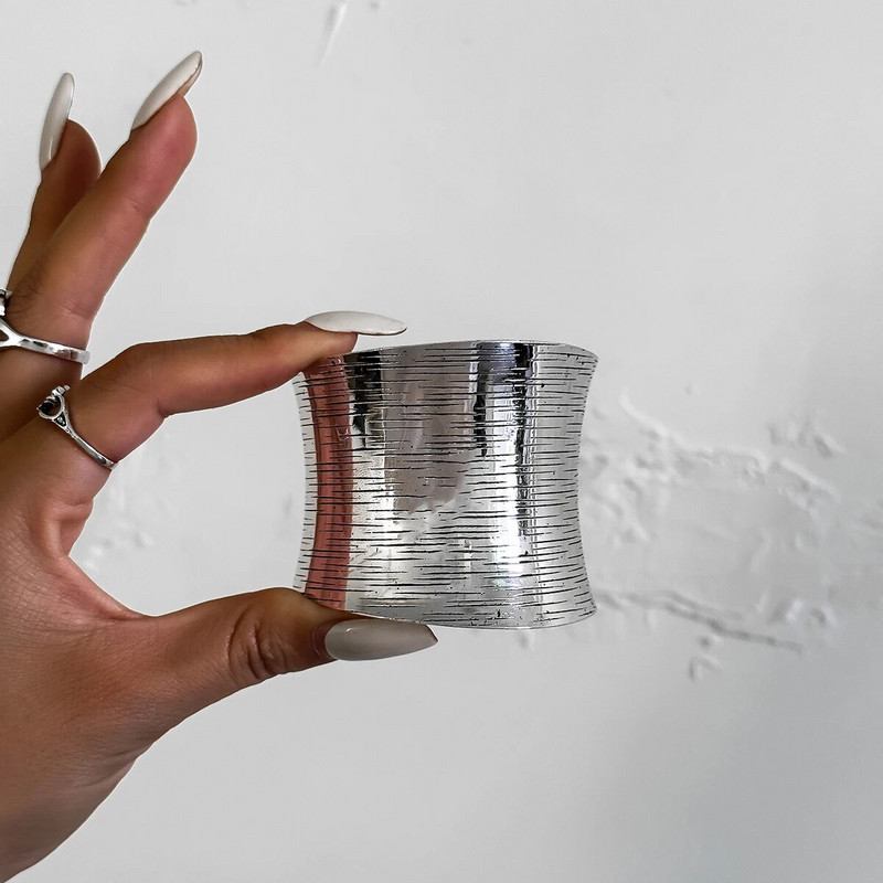Lacteo vintage srebrna široka manžetna narukvica Trendovski ženski nakit Veliki metalni geometrijski otvoreni narukvice Dodaci Ulični stil