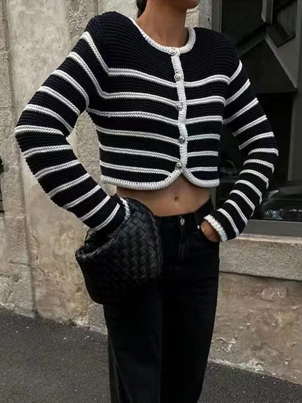 Ženski modni džemper Kardigan Bijeli crni prugasti pleteni džemper 2023 Jesen Zima Kratki kardigan Ženski kardigan dugih rukava