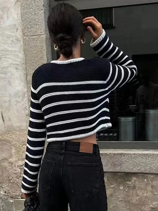 Ženski modni džemper Kardigan Bijeli crni prugasti pleteni džemper 2023 Jesen Zima Kratki kardigan Ženski kardigan dugih rukava