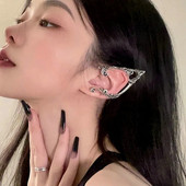 Goth Fairy Ear Cuff fülbevaló Dark Elf Ear Clip Piercing nélküli fülbevaló nőknek Punk Halloween füldugóval készült ékszerparti