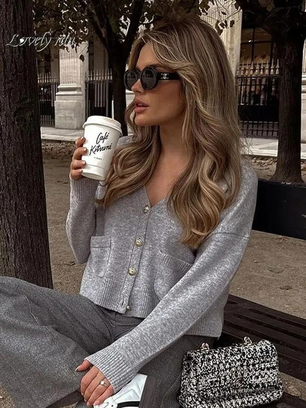 Divatos, szolid női kardigán őszi női vintage V-nyakú, egysoros kötött pulóver Elegáns, finom, hosszú ujjú zsebfelső