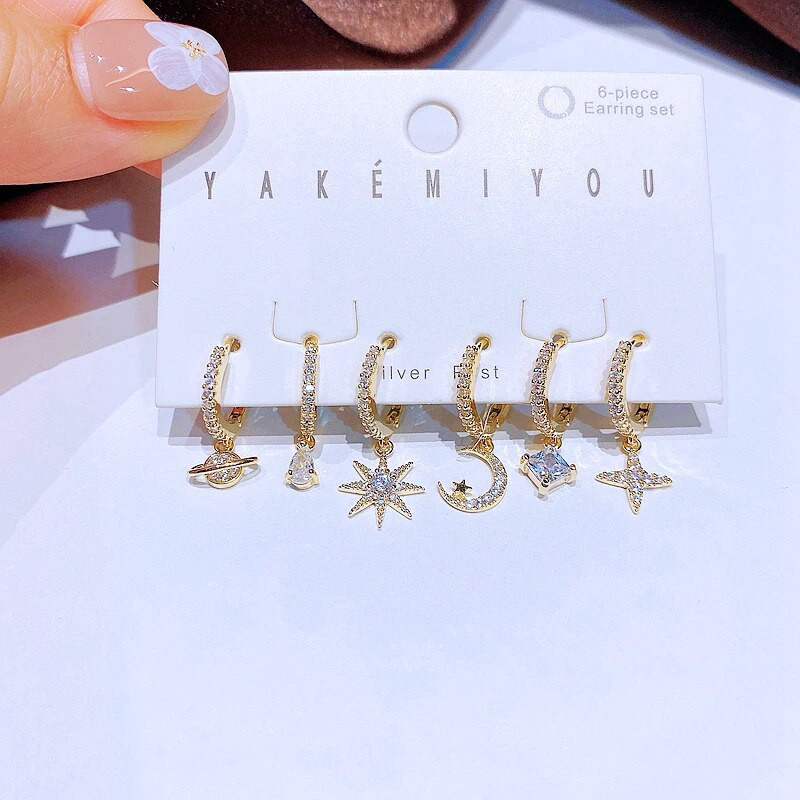 Augstākās klases kubiskā cirkona ūdens piliena mēness zvaigzne karājas auskaru komplekts sievietēm zelta krāsas kristāla rotaslietas