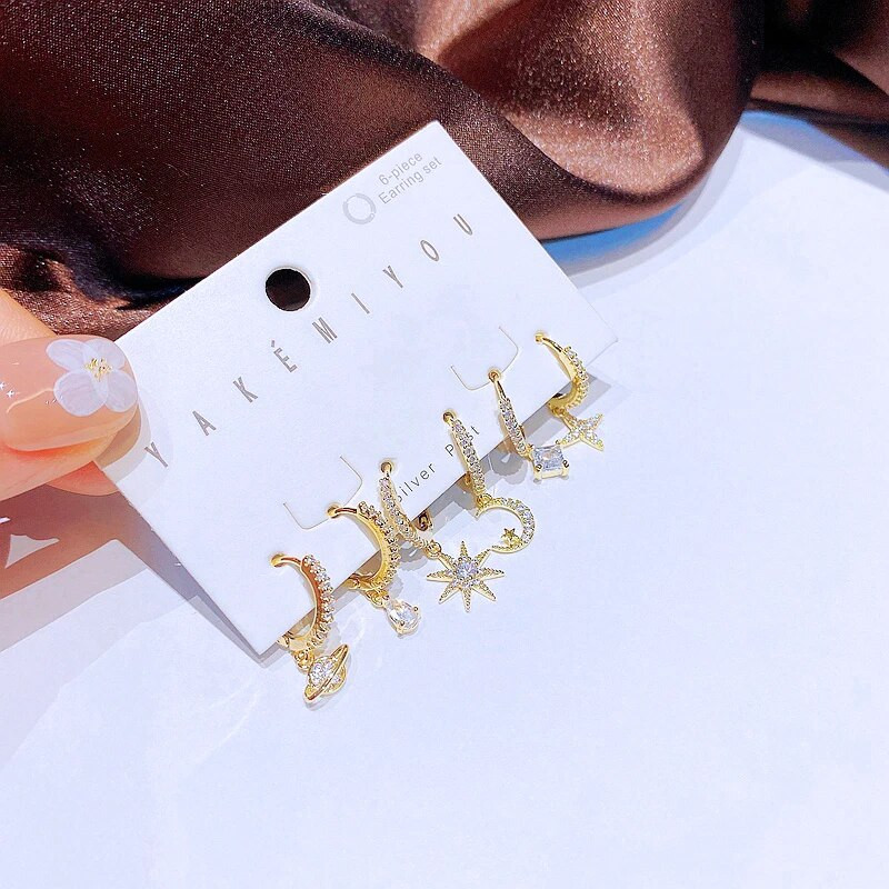 Augstākās klases kubiskā cirkona ūdens piliena mēness zvaigzne karājas auskaru komplekts sievietēm zelta krāsas kristāla rotaslietas