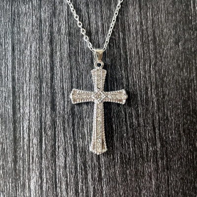 Izsmalcināta krusta kaklarota, modes svētība katoļu kulons, spīdīgs krusta ticības kristiešu dāvanu kaklarotas rotaslietas