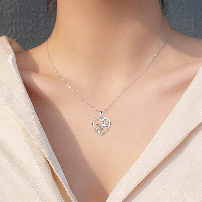 Μόδα Καρδιά Ζιργκόν Κολιέ για Κορίτσι και Άλογο Επιχρυσωμένο Κρεμαστό Κολιέ αρραβώνων για γυναίκες Ζωικά κοσμήματα δώρο επετείου