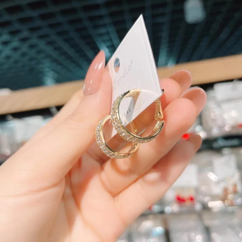 Modes Sieviešu apzeltīti cirkona auskari Ausu sprādzes saderināšanās auskari sievietēm Cirkona rotaslietas Dzimšanas dienas ballīte Jubilejas dāvana