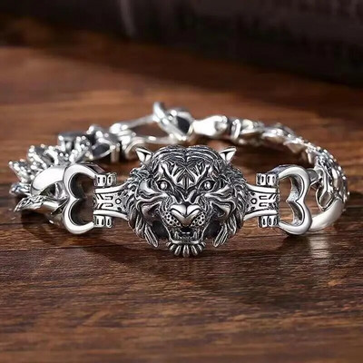 Mados aukso spalvos Liūto karaliaus nerūdijančio plieno pintos grandinės apyrankės Dominuojantis vyrų roko apyrankės lydinys Liūto galvos papuošalai