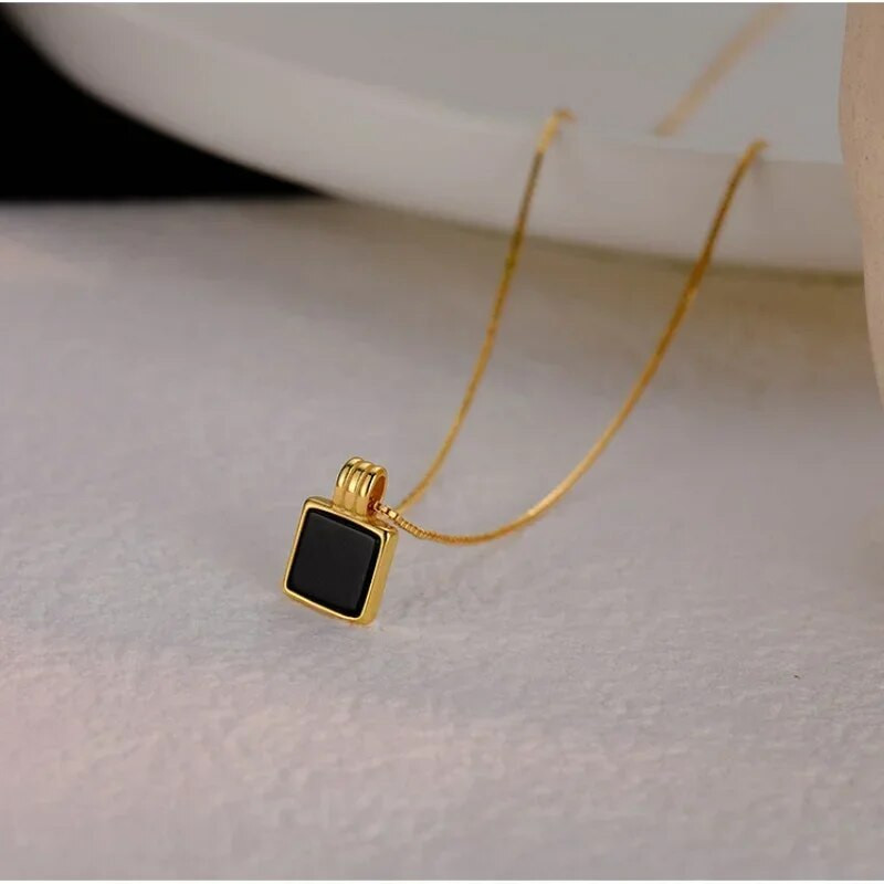 Ретро квадратно колие с висулка от черен циркон, верига за жени, опростено колие от титанова стомана, колие със сребърно покритие, бижута за момичета
