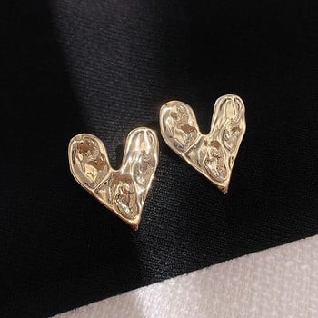 Метален дизайн Златен цвят Обеци във формата на сърце Корейски модни бижута Необичайни аксесоари за дамско парти Бижута Подаръци