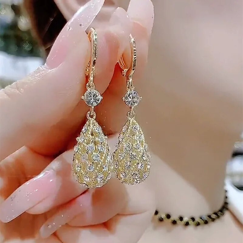 Luksusa rotaslietas sievietēm Cirkona caurdurti ūdens pilienu auskari sievietēm Bohēmijas temperamenta Eleganti Rhinestone Auskari pendientes