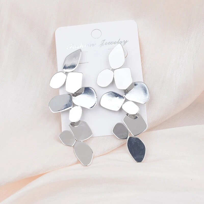 Pretjerani listovi nepravilne geometrije Metalne zlatne duge naušnice s privjeskom za žene Novi trend Brincos vjenčani nakit Poklon za djevojke