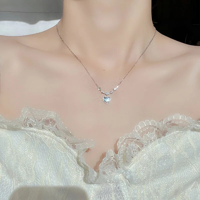 Visokokvalitetna ogrlica s privjeskom u obliku srca za žene Vrhunski temperamentni fantastični privjesak s lančićem za ključnu kost, rođendanski dar