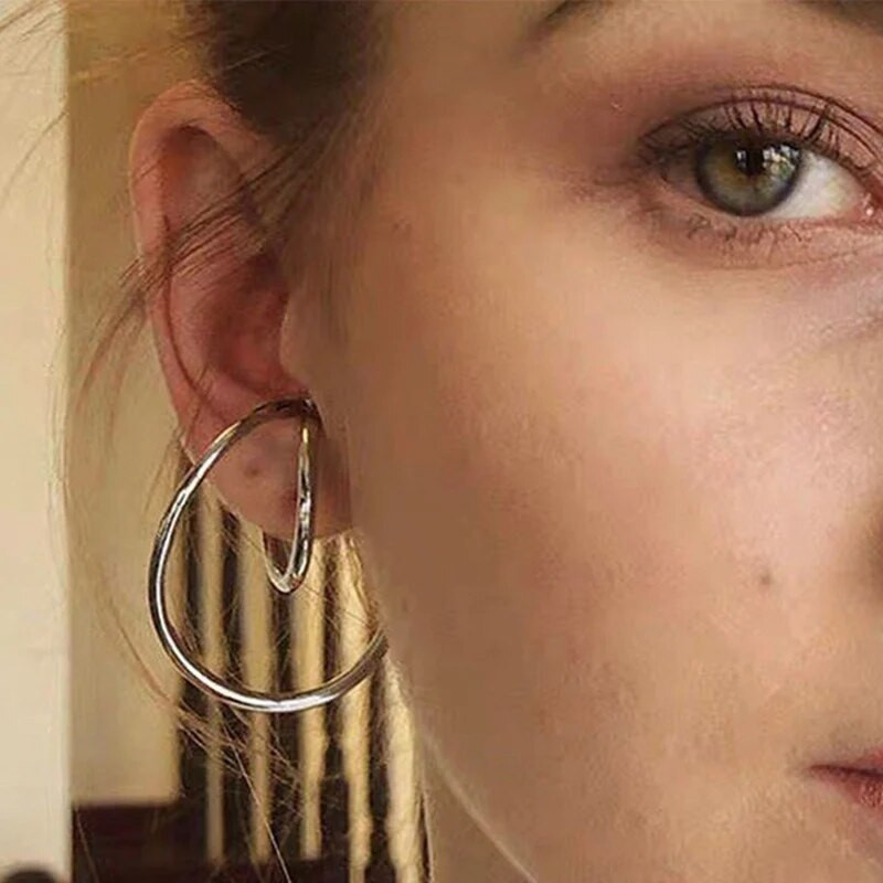 Manžeta za uši s dvostrukim obručima Nepravilna zakrivljena kopča Režanj hrskavice slaganje bez piercinga Fine naušnice za žene i muškarce Modni poklon