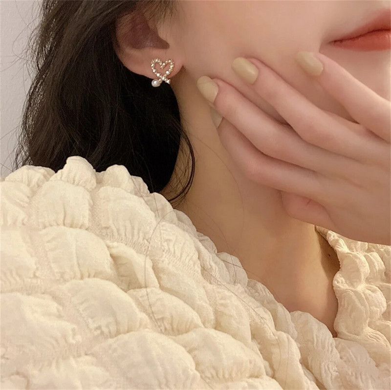 Jauni pērļu auskari Modes sirds formas auskari sievietēm spīdīgi izsmalcināti pērļu auskari ballītes rotaslietas festivāla dāvanas