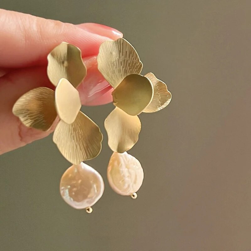 Luksuzne zlatne cvjetne naušnice, barokni biserni minar, upečatljivi modni nakit za žene, retro duge naušnice s laticama, poklon