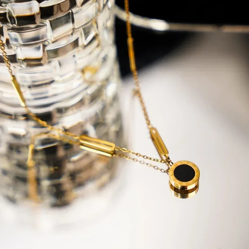 Klasikiniai madingi nerūdijančio plieno romėnų skaitmeniniai vaflių pakabukai, 2023 m. madingi papuošalai, seksualūs moteriški kalėdiniai karoliai