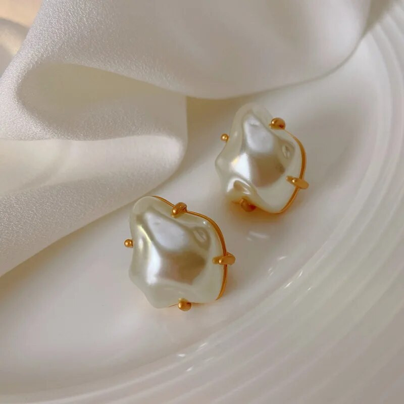 JWER jauni eleganti franču baroka pērļu auskari korejiešu modes neregulāras rotaslietas sievietēm, izsmalcināti neparasti aksesuāri