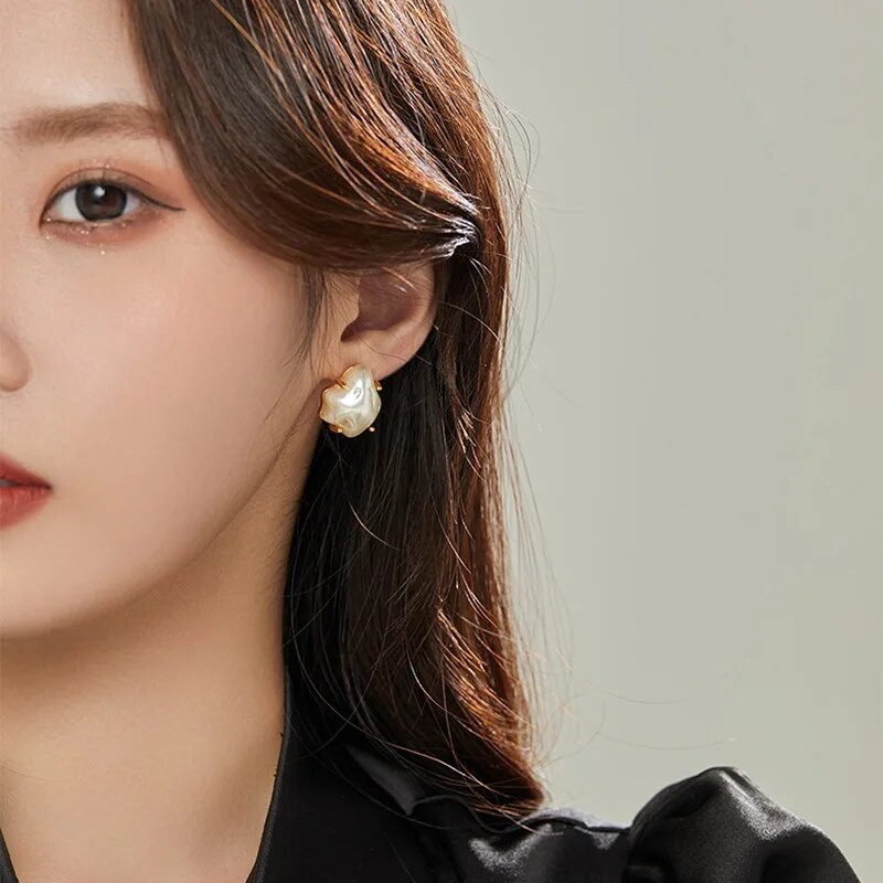 JWER jauni eleganti franču baroka pērļu auskari korejiešu modes neregulāras rotaslietas sievietēm, izsmalcināti neparasti aksesuāri