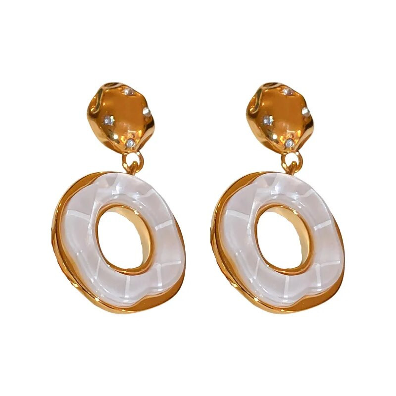 Okrugle nepravilne naušnice u francuskom trendu iz 2023. Izvrsni zeleno-bijeli bakreni 18K pozlaćeni nakit s ušicama