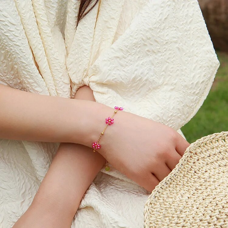 CARLIDANA Trendy narukvica s privjescima od 3 cvijeta za žene Bohemija Lanac od šarenih perli od tratinčica Narukvica od nehrđajućeg čelika Besplatna dostava