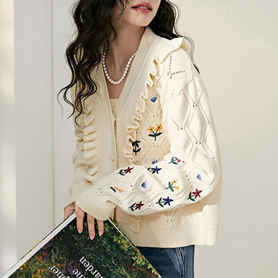 Vintažiniai gėlėmis siuvinėti raukini megztiniai moteriški madingi pavasario ir rudens laisvalaikio megzti viršutiniai moteriški viršutiniai drabužiai