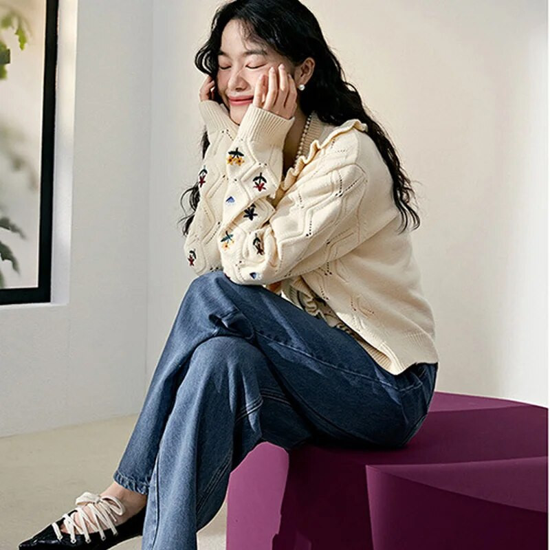 Vintažiniai gėlėmis siuvinėti raukini megztiniai moteriški madingi pavasario ir rudens laisvalaikio megzti viršutiniai moteriški viršutiniai drabužiai