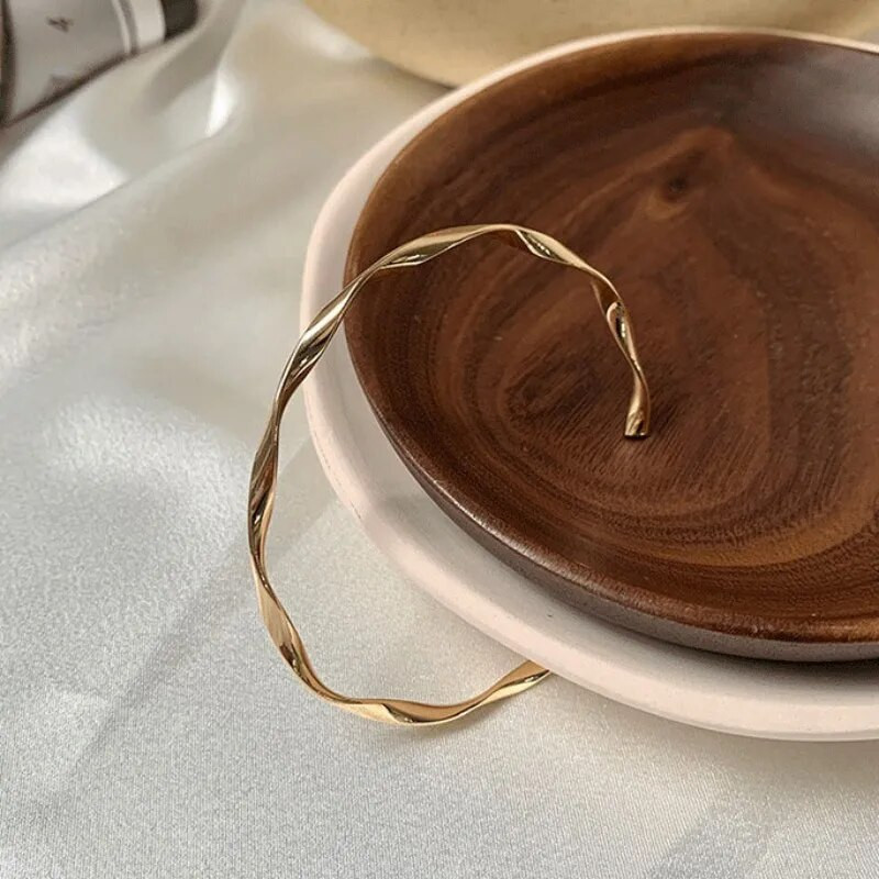 Išskirtinė paprasta rankogalių apyrankė moterims Mobius apyrankė rankų darbo susukta rankogalių apyrankė pagoniška amuleto atidarymo reguliuojama apyrankė