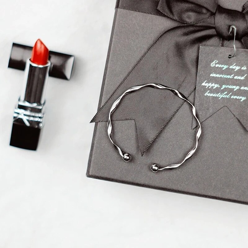 Lainemustriga tavaline sõrmus avatud käevõru trendika ins-punk-retrotemperamendiga laheda ja lihtsa stiiliga mitmekülgne ehtekink