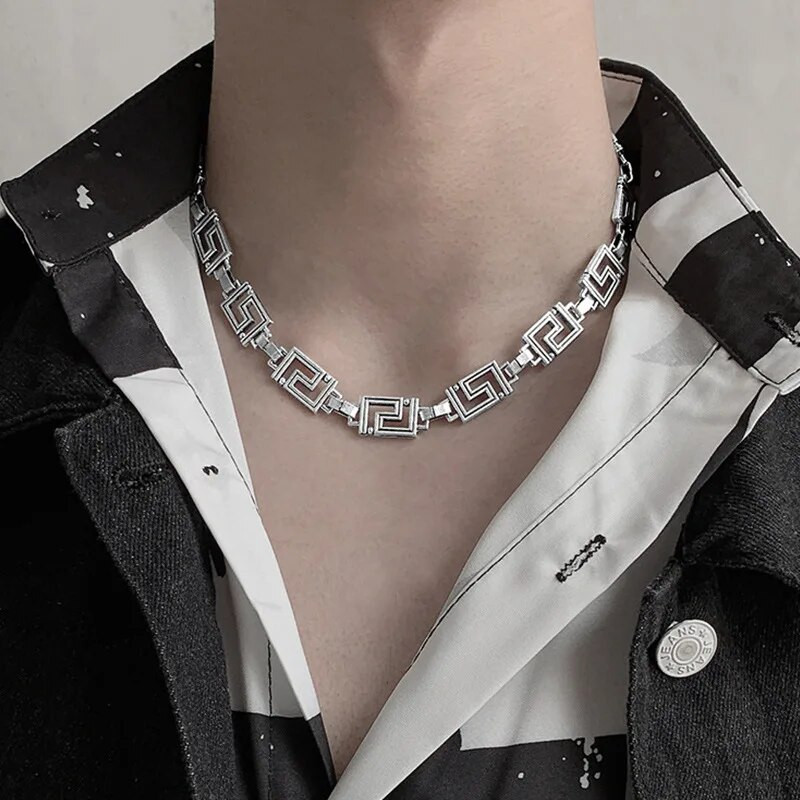 Moderna metāla ģeometriska liela sienas doba kaklarota sievietēm Izsmalcināta liela zīmola taisnstūrveida apzeltīta atslēgas kaula ķēde sievai