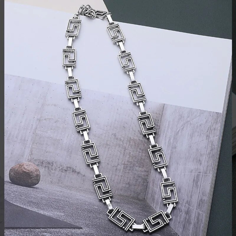 Moderna metāla ģeometriska liela sienas doba kaklarota sievietēm Izsmalcināta liela zīmola taisnstūrveida apzeltīta atslēgas kaula ķēde sievai
