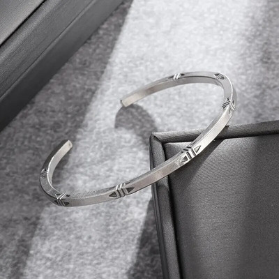 Klasisks retro dizains sudraba krāsas metāla savīti atvērta rokassprādze Vīriešu ikdienas personības riteņbraukšanas ballītes aksesuāri dāvana