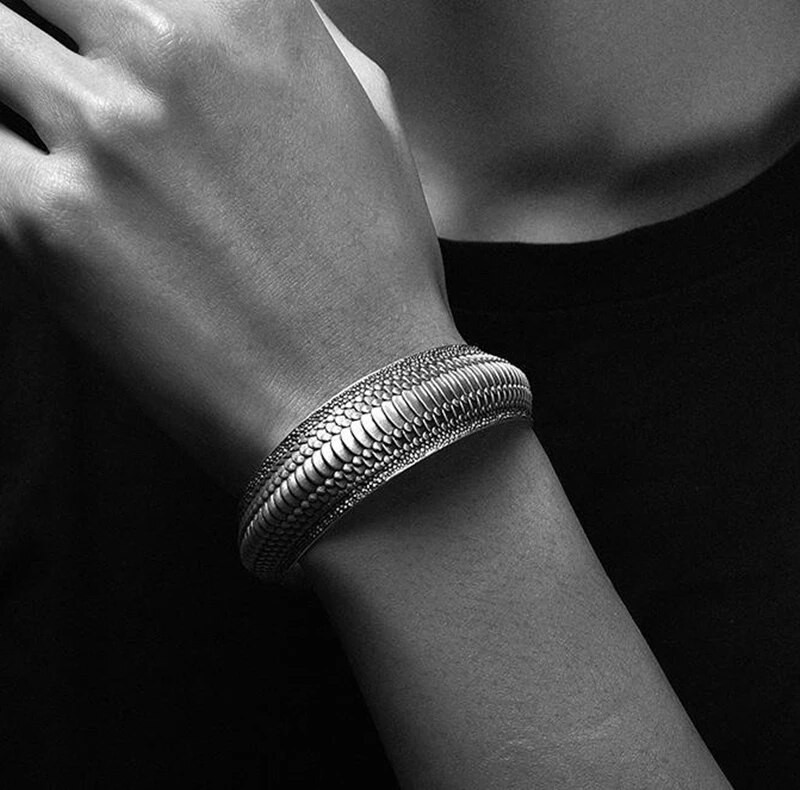 Retro stila pūķa mēroga atvērta aproce aproce, kas piemērota vīriešu modes šarmu plaukstas locītavas dekorēšanai Jaungada dāvanai