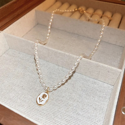 2022. gada franču vintage, vienkāršas, ikdienišķas simulētas pērļu krelles, sirds kulonu kaklarota, kaklarota ballītes rotaslietas