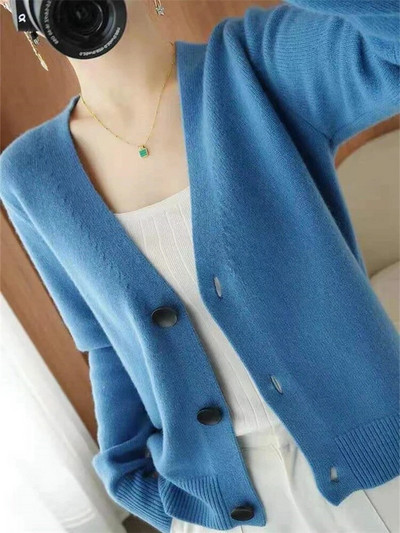 Sieviešu džemperis pavasara rudens vienkrāsains, ar V veida kakla izgriezumu, ar garām piedurknēm, brīvs, moderns sieviešu apģērbs