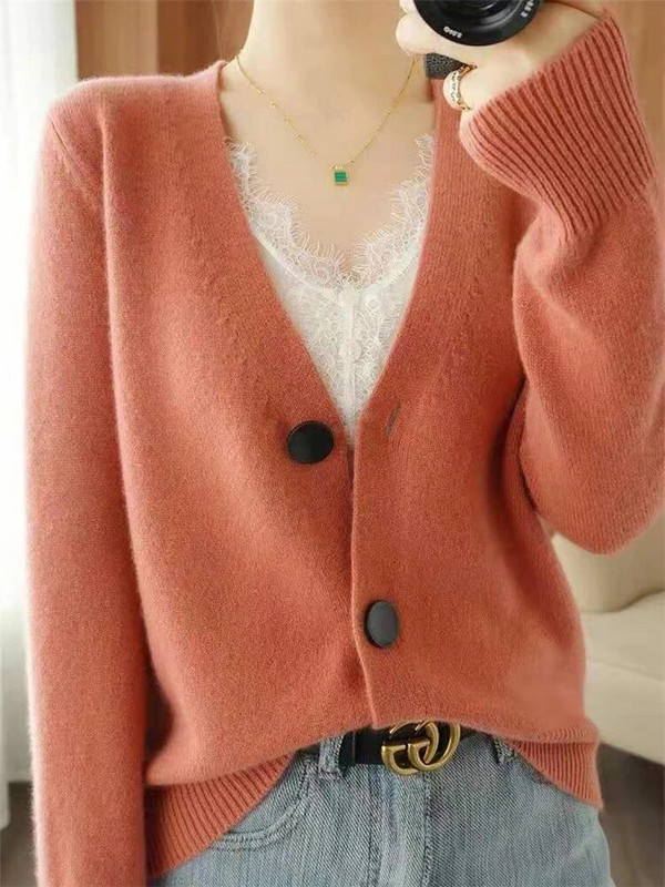 Sieviešu džemperis pavasara rudens vienkrāsains, ar V veida kakla izgriezumu, ar garām piedurknēm, brīvs, moderns sieviešu apģērbs