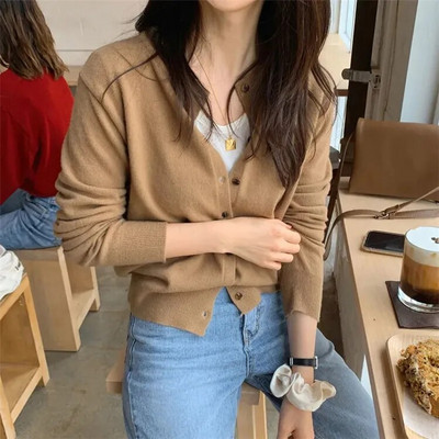 Sieviešu džemperis, pavasara rudens vienkrāsains, apaļš kakla izgriezums ar garām piedurknēm, brīvas, vienrindas temperamenta, vienkāršās svārki