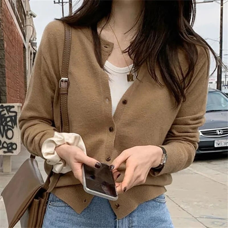 Sieviešu džemperis, pavasara rudens vienkrāsains, apaļš kakla izgriezums ar garām piedurknēm, brīvas, vienrindas temperamenta, vienkāršās svārki