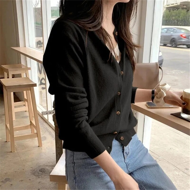 Sieviešu džemperis, pavasara rudens vienkrāsains, apaļš kakla izgriezums ar garām piedurknēm, brīvas, vienrindas temperamenta, vienkāršās svārki