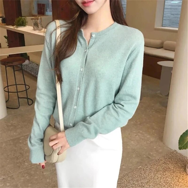 Sieviešu džemperis, pavasara rudens vienkrāsains, apaļš kakla izgriezums ar garām piedurknēm, brīvas, vienrindas temperamenta, vienkāršās svārki