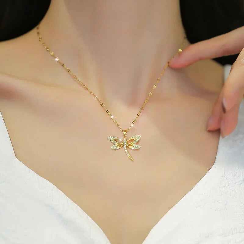 316L rozsdamentes acél szitakötő medálok ékszer kiegészítők elegáns nőknek nyaklánc Luxus rövid kulcscsont lánc ajándékok