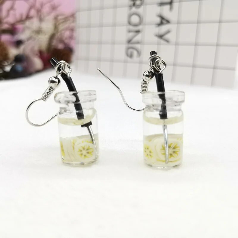 12 stilių Mieli pieno arbatos vaisiai akrilo dervos pakabukai kabantys auskarai moterims Juokingi sulčių gėrimų butelis Brincos didmeninė dovana