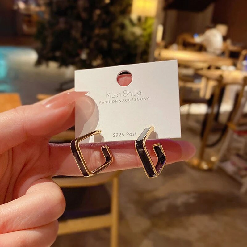 Vintage balti melni emaljas kvadrātveida auskari sievietēm temperaments salda tendence ģeometrija auss modes rotaslietas meitenei