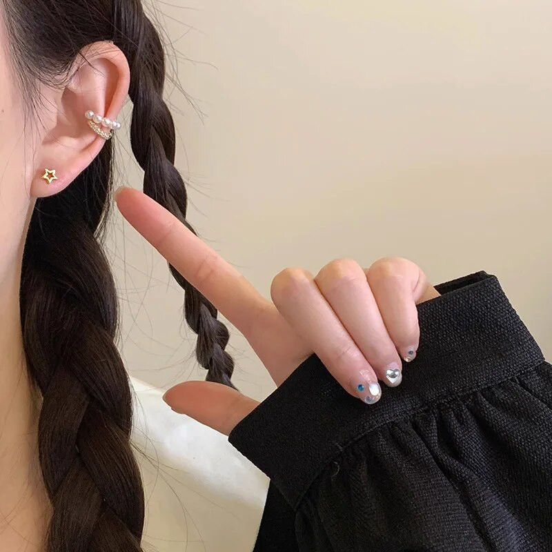 Korejiešu modes jauki, maza zvaigzne un mēness dobi zelta krāsas auskari sievietēm, meitenēm, minimālisma ausu pīrsings pusaudžu rotaslietām