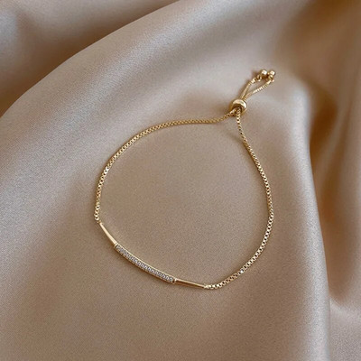 Klasikinio dizaino madingi papuošalai, mikro inkrustuoti cirkonio prabangios apyrankės, skirtos moteriai švytinti šventiniam vakarėliui, paprasta kasdienė apyrankė