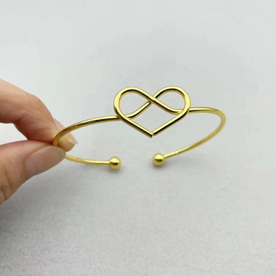 Nova niša u stilu vrhunskog dizajna s personaliziranom ženskom narukvicom s mikro umetnutim cirkonima koji otvaraju nokte