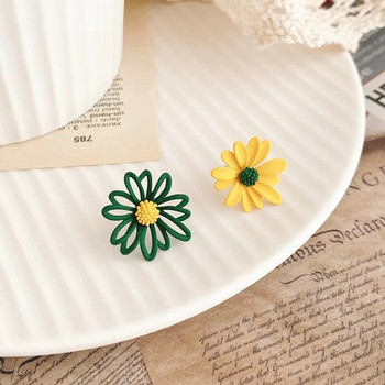 малки обеци с маргаритки женски кухи обеци с цветя обеци слънчеви цветя листенца от хризантема Корейска версия