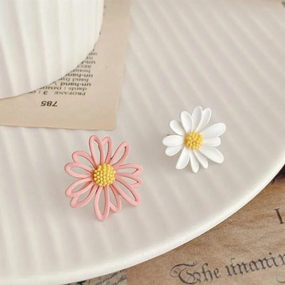 μικρά σκουλαρίκια μαργαρίτα γυναικεία κούφια σκουλαρίκια λουλούδι σκουλαρίκια λουλούδι ήλιο σκουλαρίκια χρυσάνθεμα πέταλα Κορεάτικη έκδοση
