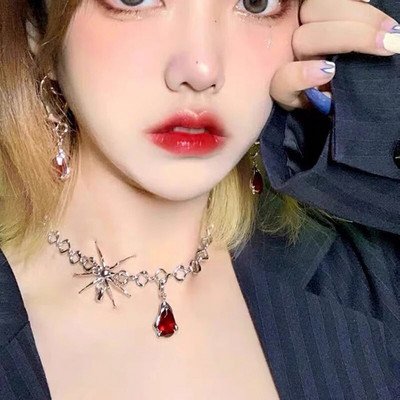 Fashion Personality Spider Blood Drop Pendant Колие Дамски Хип Хоп Червен Кристал Пеперуда Яка Верига Парти Чар Бижута Подарък